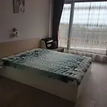 Iglika ポモリエ